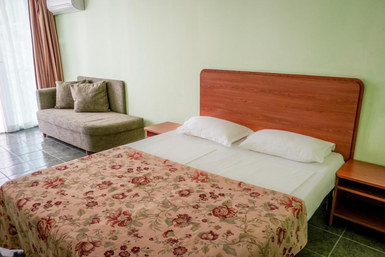 Hotel Malibu 알베나 외부 사진