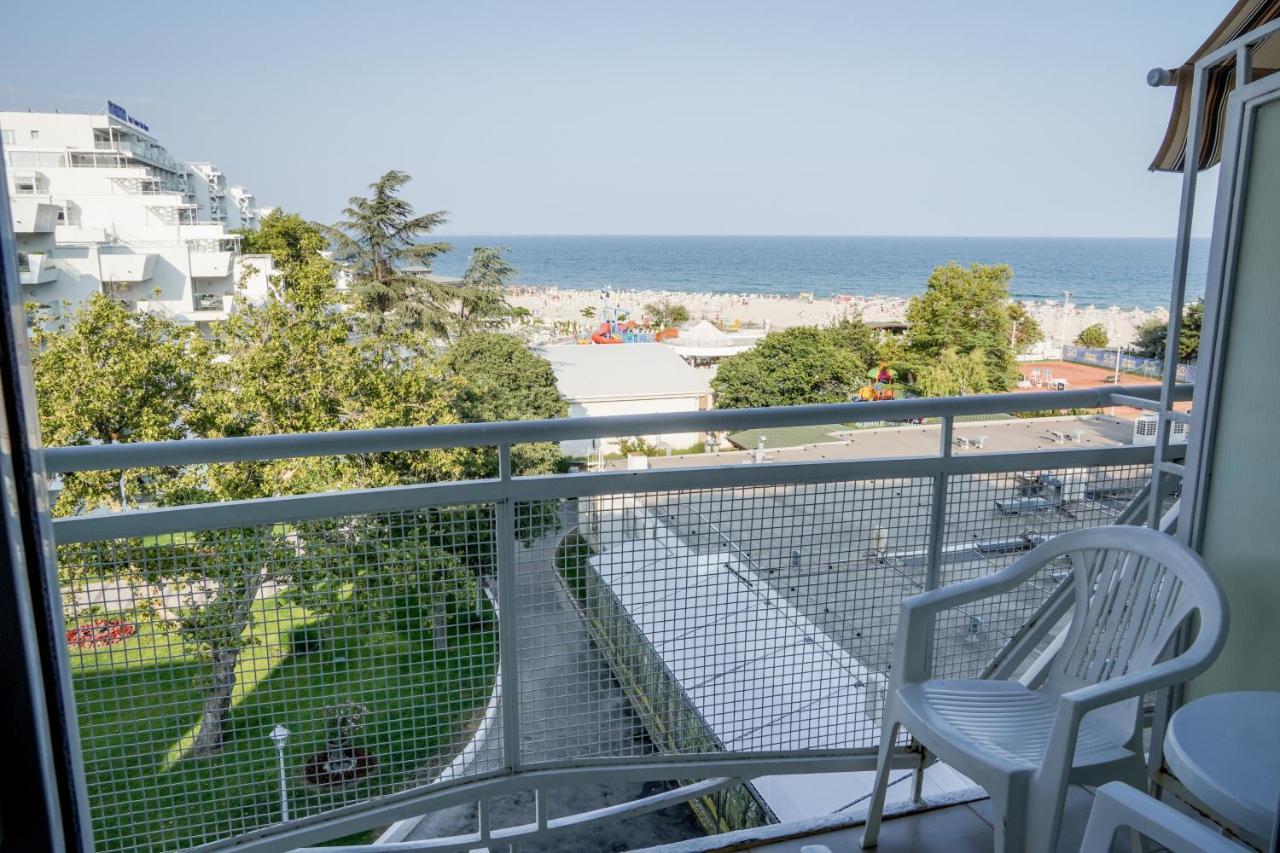 Hotel Malibu 알베나 외부 사진