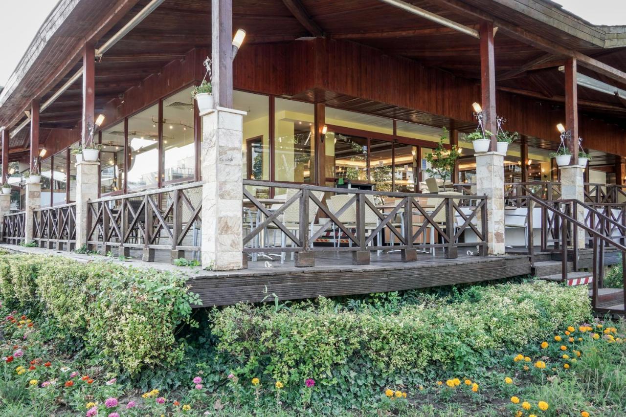 Hotel Malibu 알베나 외부 사진
