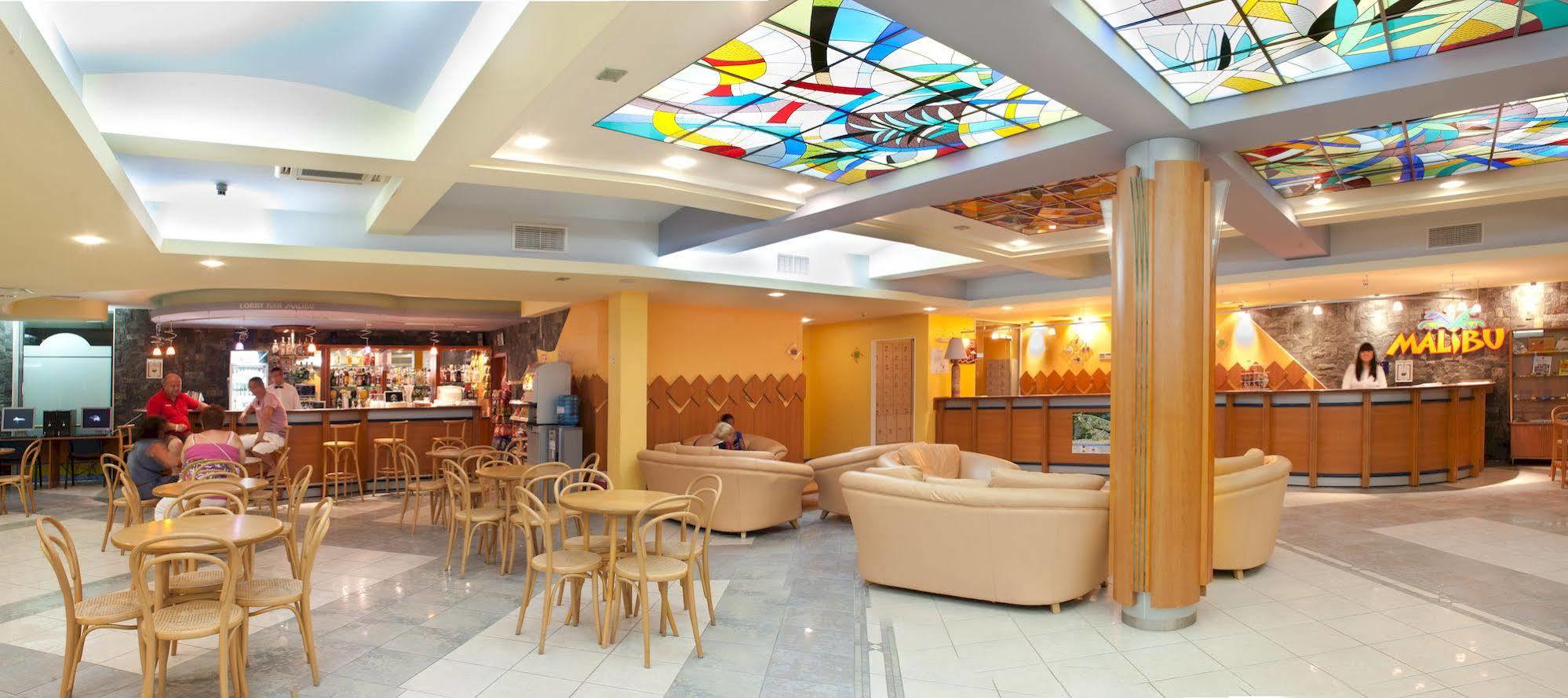 Hotel Malibu 알베나 외부 사진