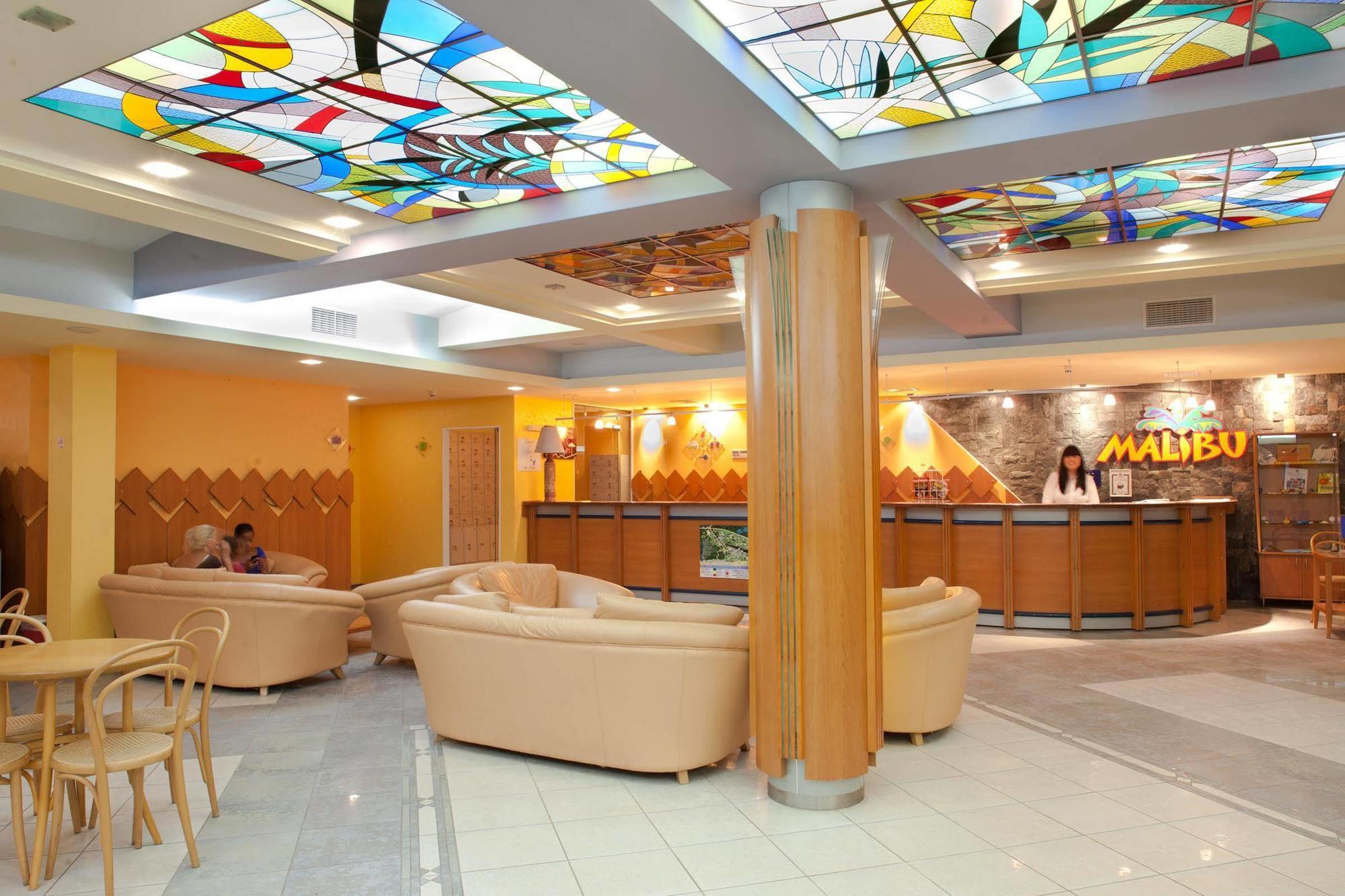 Hotel Malibu 알베나 외부 사진
